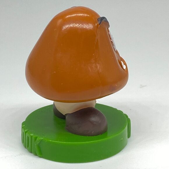 1x Nintendo Super Mario Chess ROOK GOOMBA Game Replacement Part 2009 - Picture 5 of 10